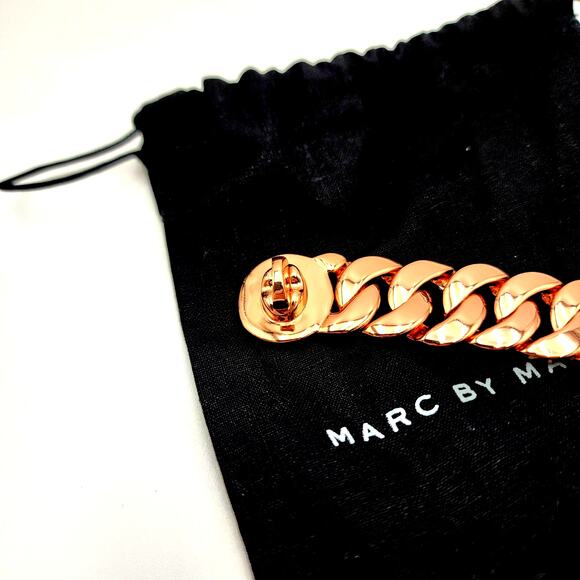 MARC BY MARC JACOBS Katie Turn Lock Rose Gold Bracelet 7.5" - Picture 11 of 14